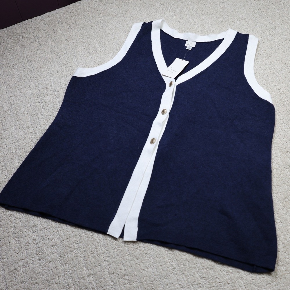 A New Day Womens Navy Cream Button Front Sweater Vest 3X NWT